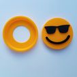 20191116_153321.jpg Fichier STL Insigne Emoji Snap Badge Cool Emoji・Plan à imprimer en 3D à télécharger, abbymath