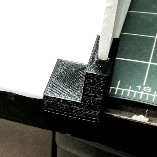 RF_Corner.jpg Уголки для световых коробов