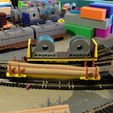 IMG_0920.jpg 50-футовый вагон для бревен/труб в масштабе N с сцепками Micro-Trains