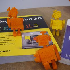 P1110564.JPG STL file robot souriant・3D print object to download