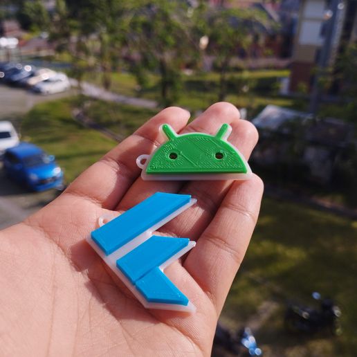 IMG_20230609_091147.jpg Flutter Logo Keychain