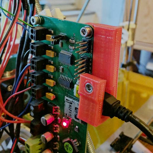 Melzi_USB_Clamp.jpg Melzi Board USB Clamp