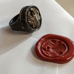 Dune-ring-atreides-3D-print-2242559-Střední.jpg Бесплатный STL файл Кольцо со значком Атрейдеса - Дюна・3D-печать объекта для загрузки