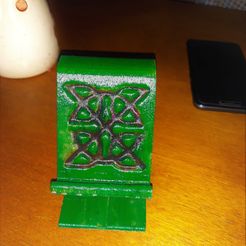 celtic stand covered.jpg STL file Celtic Phone Stand・Model to download and 3D print