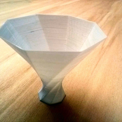 SPIRAL_VASE_09.png Fichier STL gratuit Vase en spirale divergente・Modèle à télécharger et à imprimer en 3D