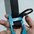 IMG_20220225_142914.jpg Carabiner for backpack