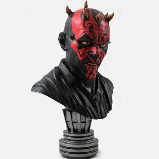 Horned Dark Warrior Bust: Sci-Fi Villain Sculpture on Pedestal STL