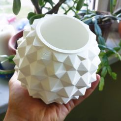04.jpg Fichier STL Vase à facettes・Objet pour imprimante 3D à télécharger