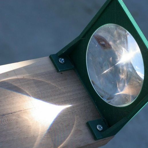 Bracket for 80mm fresnel lens