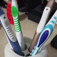 2017-11-19_16-49-08.jpg Smiling Toothbrush Holder