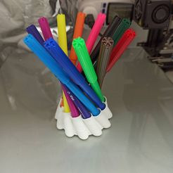 Pen-holder-3.jpg STL-Datei Erstaunlicher spiralförmiger Stifthalter kostenlos・3D-Drucker-Modell zum herunterladen