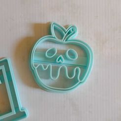 WhatsApp-Image-2023-10-23-at-10.36.26.jpeg vergifteter Apfel schneiden