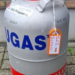 1000031199.jpg Gas cylinder reminder sign, attached gas sensor