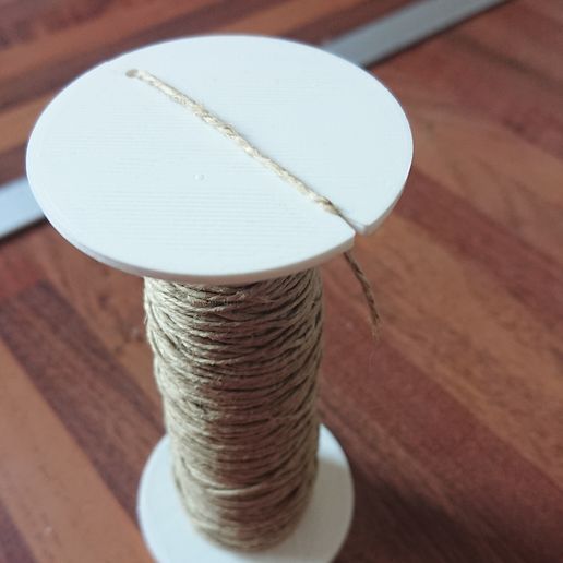 DSC_0128.jpg Twine reel