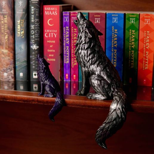 Howling Wolf Shelf Sitter