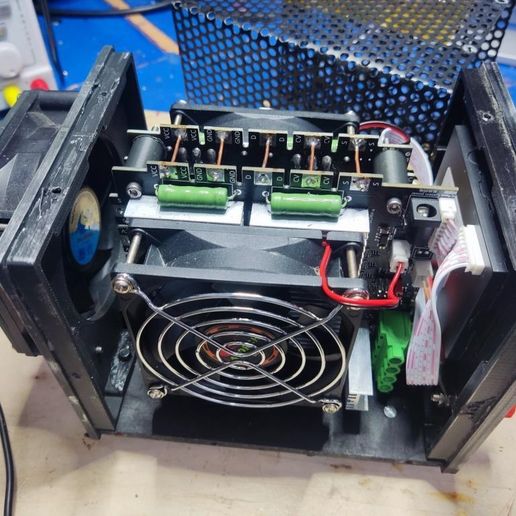 IMG_20211231_122045.jpg Dummy load DL24M 300W black version. Case.