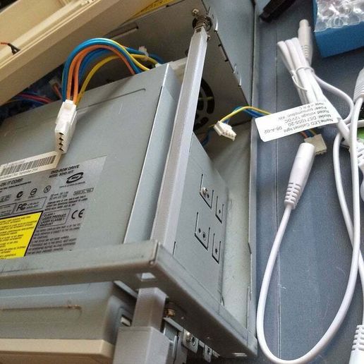 IMG_20180224_171226573.jpg Amiga 4000 Power button extension bar