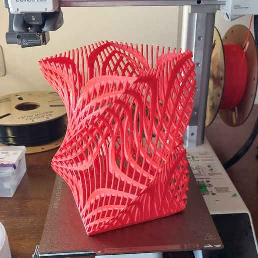 WhatsApp-Image-2025-03-15-at-10.43.463.jpeg Twisted Grid Lampshade