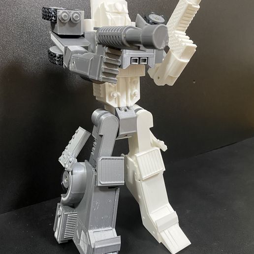 IMG_4140.jpg Robot Transformers Optimus Prime