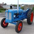 power-major-b.jpg Tracteur Super Ebro 55 1/16 transkit - Universal Hobbies
