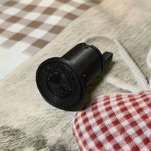 a664da21-a4f9-4d88-b41c-d75a91df6922.jpg Reparação do puxador do porta-luvas do BMW E39