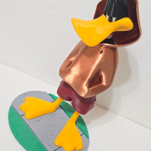 Daffy-Base-2.png Daffy Duck Chillin Multi- Color