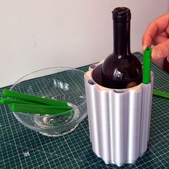 STL file Kansas City Chiefs Lithophane Wine Bottle・3D printing idea to  download・Cults