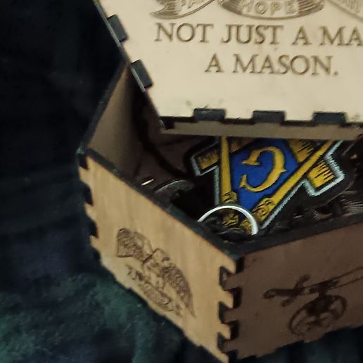 20250429_155756-1.jpg Масонская шкатулка на память