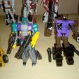 IMG_20200526_120924572.jpg Transformers Combiner Wars Combaticons G1 Style weapons 2