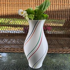 White vase.jpg Télécharger fichier STL Vase à filaments • Plan pour imprimante 3D, 3DWinnipeg