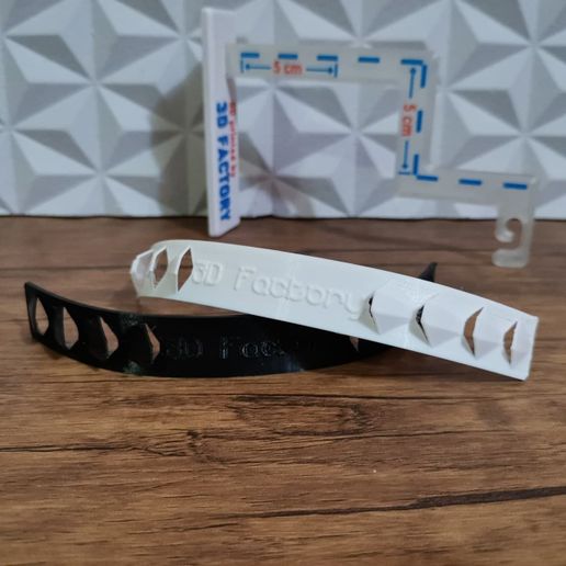 photo_2020-11-23_23-26-57.jpg Vertikale Maskenbandverlängerung/-halterung