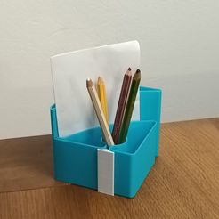 IMG20230317211156.jpg STL-Datei Stifte-/Flyerhalter für den Schreibtisch・Design zum Herunterladen und 3D-Drucken