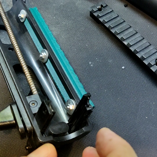 🔫 side rail for umarex (s&t) iwi tavor tar 21 replica・ STL File for 3D ...