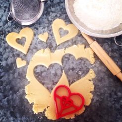 heart_2.jpg STL file Heart in a Heart Cookie Cutter・3D printable model to download