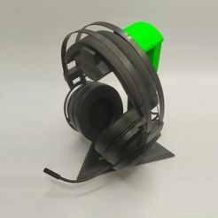 Support-de-casque-Razer-Avec-casque.jpg Headphone holder in the brand's color