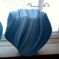 roundbase-dyed_display_large.jpg Free STL file Yet More Twisting Kochflake Vases・Object to download and to 3D print
