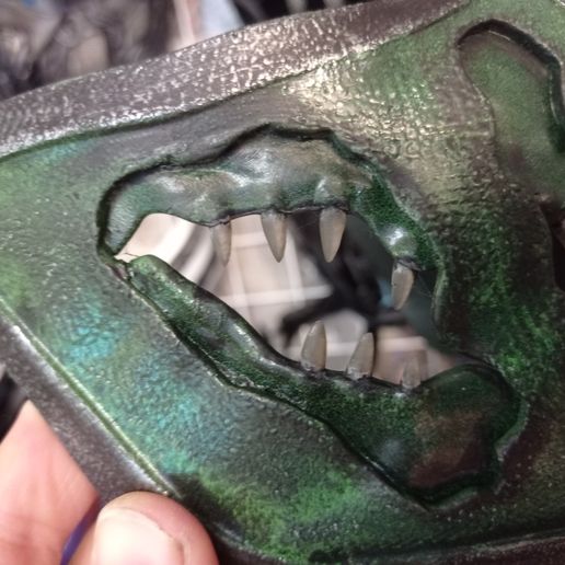 IMG_20211124_081950.jpg Reptile mask from Mortal Kombat