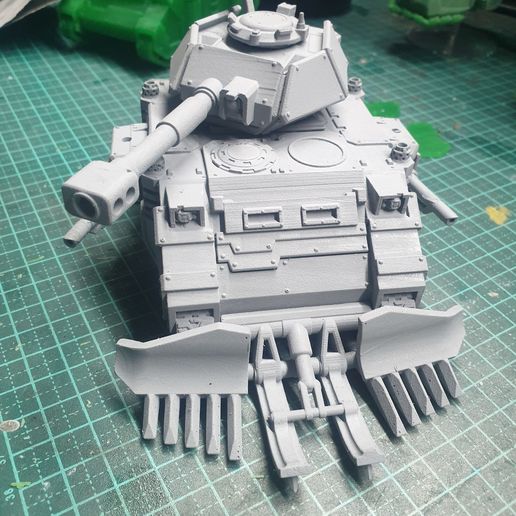 20210404_090413.jpg Tanque de batalha Annihilus Rex