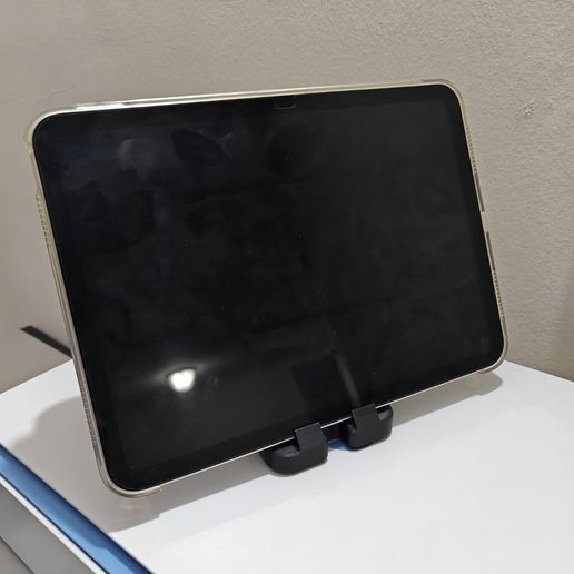 Izobrazhieniie-WhatsApp-2025-10-28-v-22.30.07_8d95035d.jpg Phone stand