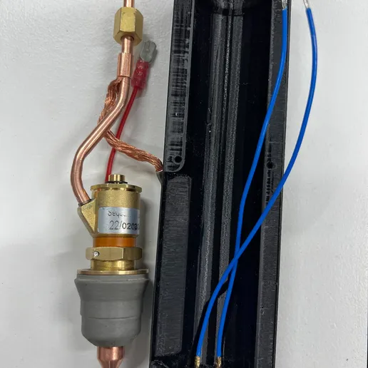 HMT47-assy2.webp Fits JD's garage plasma table Z axis. 3D printed machine torch body for Hynade CUT60DN (should fit other non HF blow back type plasma).