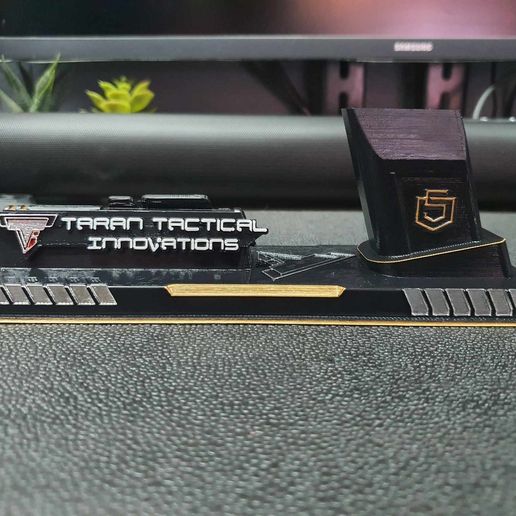 419254054_1145638586451061_746433087783950337_n.jpg Hi-Capa Stand Airsoft - John Wick 4 (Add New Revised V2)