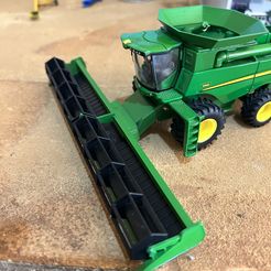 IMG_1298.jpg 1/64 scale 40 ft Draper Front & Feeder House