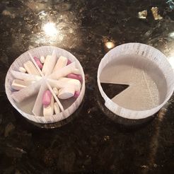 2016-02-22_13.15.22.jpg Free 3D file Pill box (new version in Description)・Template to download and 3D print