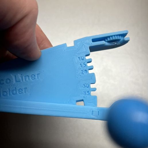 4e3d35e0-4189-4994-8846-e3af69630906.jpg Chaco liner holder with fixed, easy to use seam allowance setting