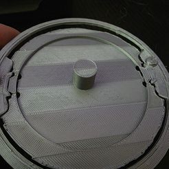 DOOM  THE DARK AGES - Spinnable SAW Shield