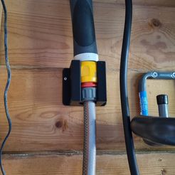 20231112_125450.jpg Gardening hoze wall holder