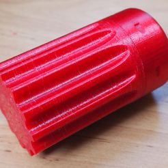 PA224814.jpg Free 3D file 18-shooter revolver cigarette case・3D print object to download
