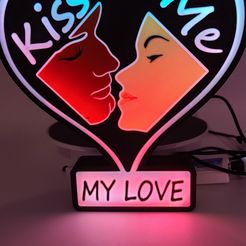 20240203_111436.jpg KISS ME HEART LIGHT BOX