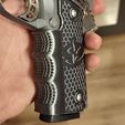 IMG_20220317_204241.jpg COLT 1911 ERGONOMIC GRIP PANEL HITMAN