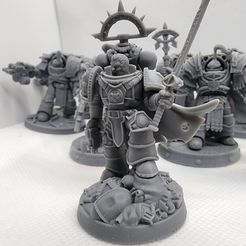 Garviel Loken [danke für 1k Follower]